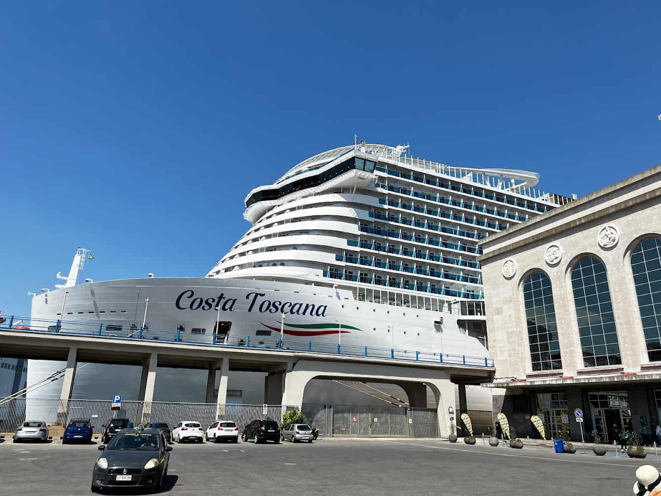 Exterior view of Costa Toscana