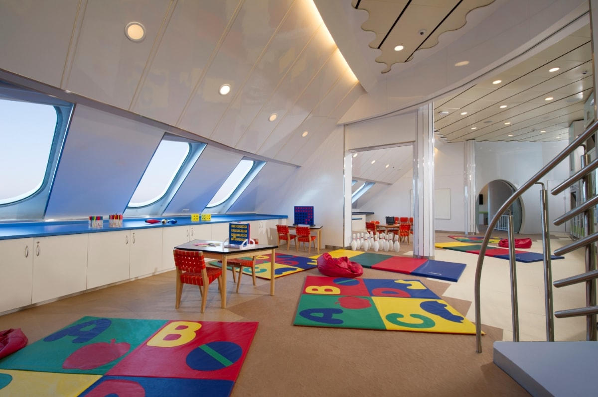 A colorful rug in a room designed to be the best for babies and toddlers.