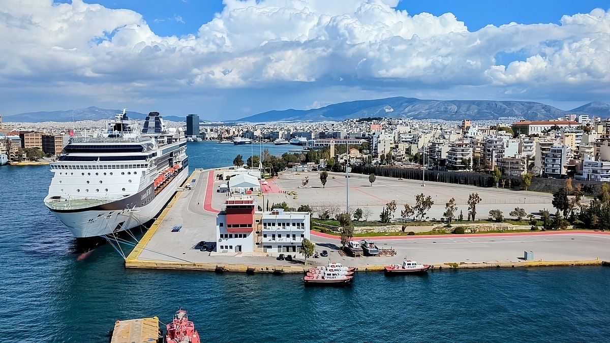 Sun Princess in port